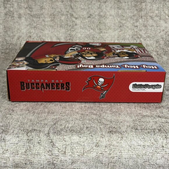 NFL Tampa Bay Buccaneers 4" Figure Pack - Picture 6 of 8